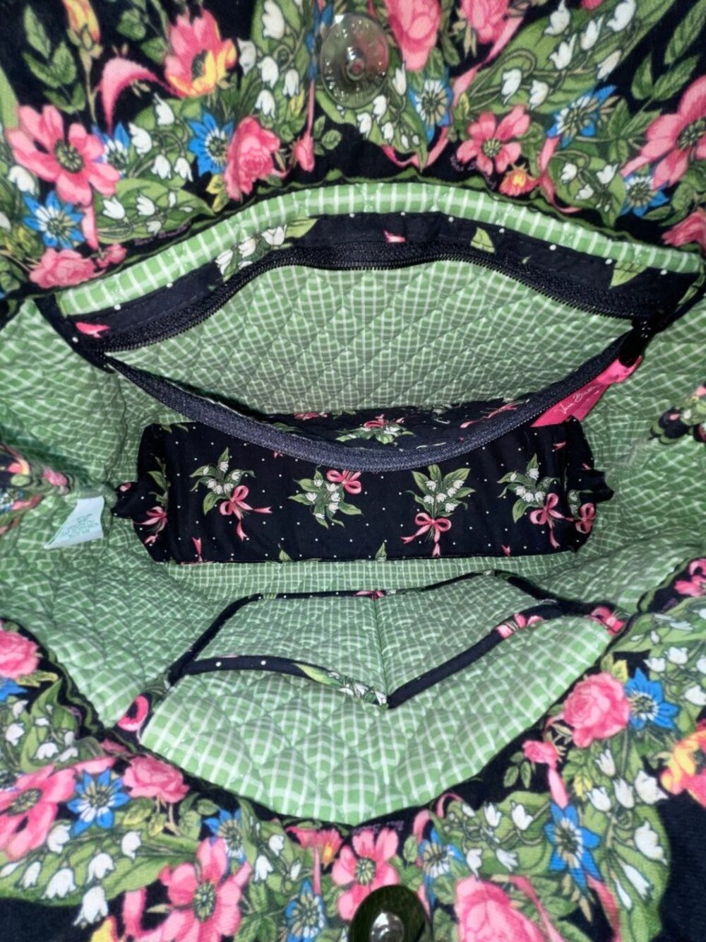 Vera Bradley Women’s Black & Green Quilted Cotton Floral Shoulder Tote Bag - Picture 5 of 13